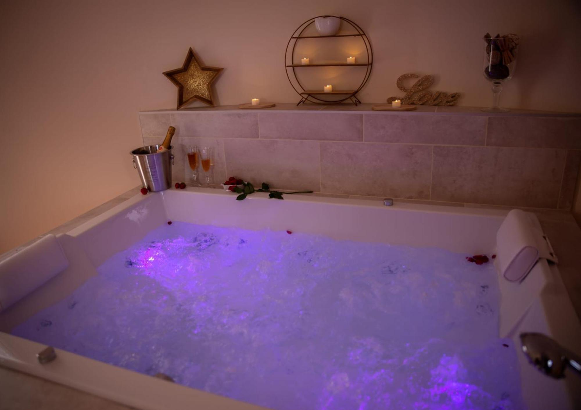 Le Mas Aux Amoureux , Suite Romantique Et Spa Le Barcarès Buitenkant foto