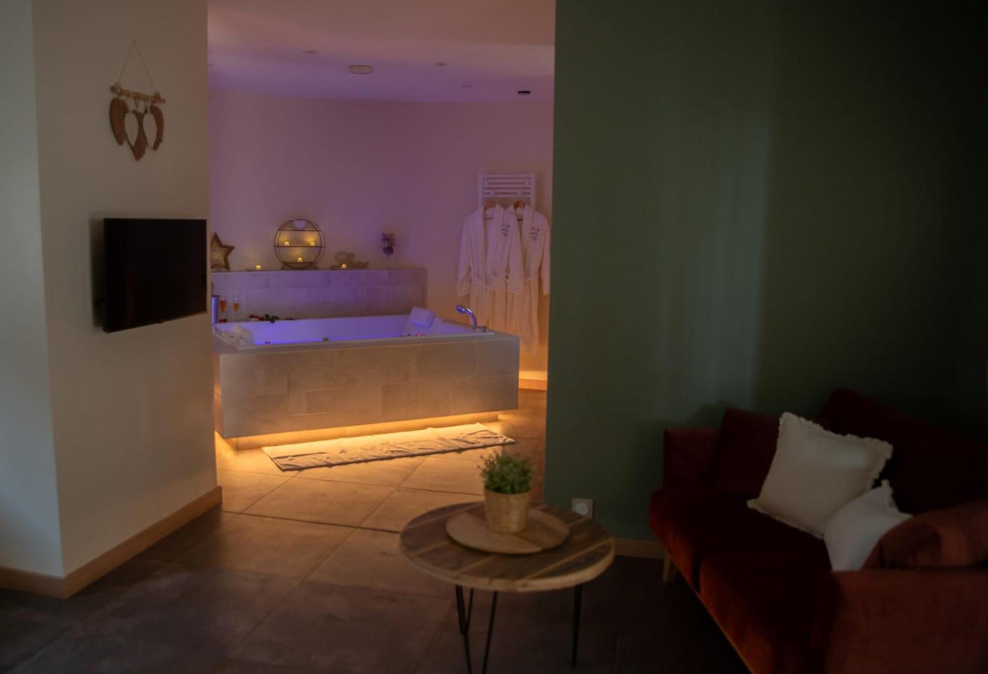Le Mas Aux Amoureux , Suite Romantique Et Spa Le Barcarès Buitenkant foto