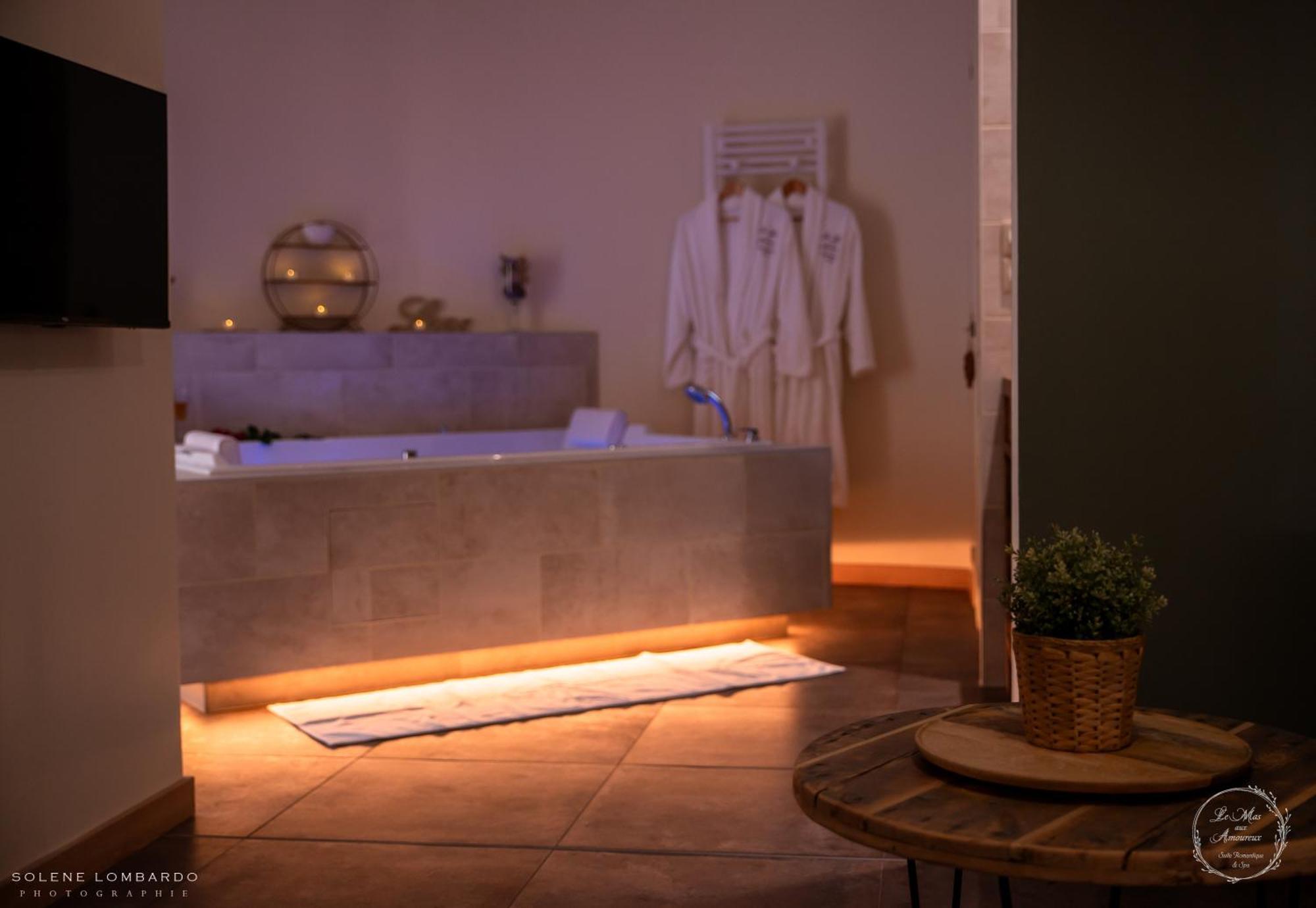 Le Mas Aux Amoureux , Suite Romantique Et Spa Le Barcarès Buitenkant foto